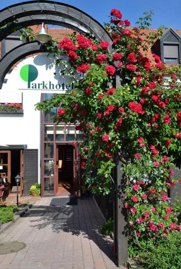 Park Hotel פרוהוניצה מראה חיצוני תמונה