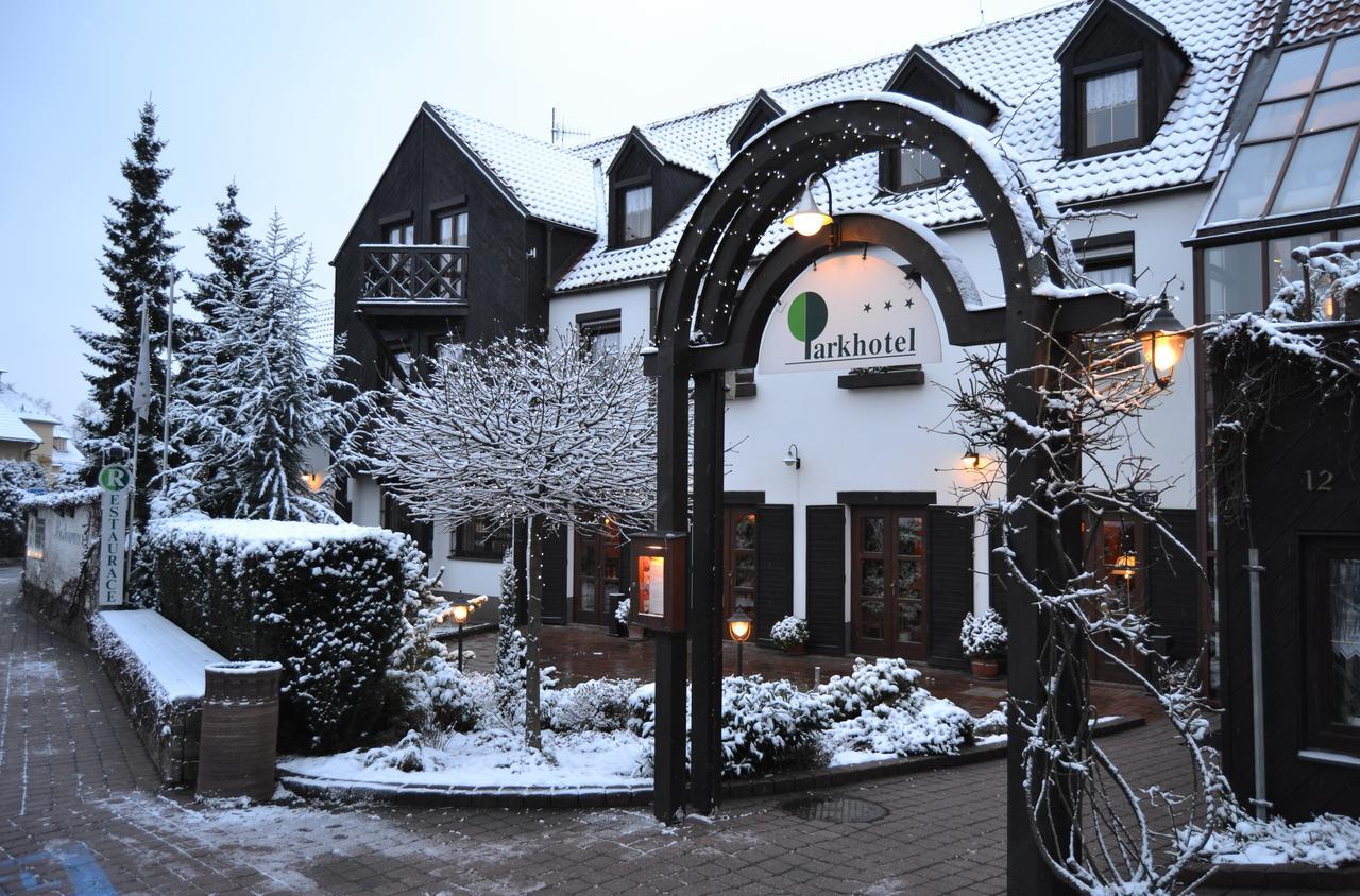 Park Hotel פרוהוניצה מראה חיצוני תמונה