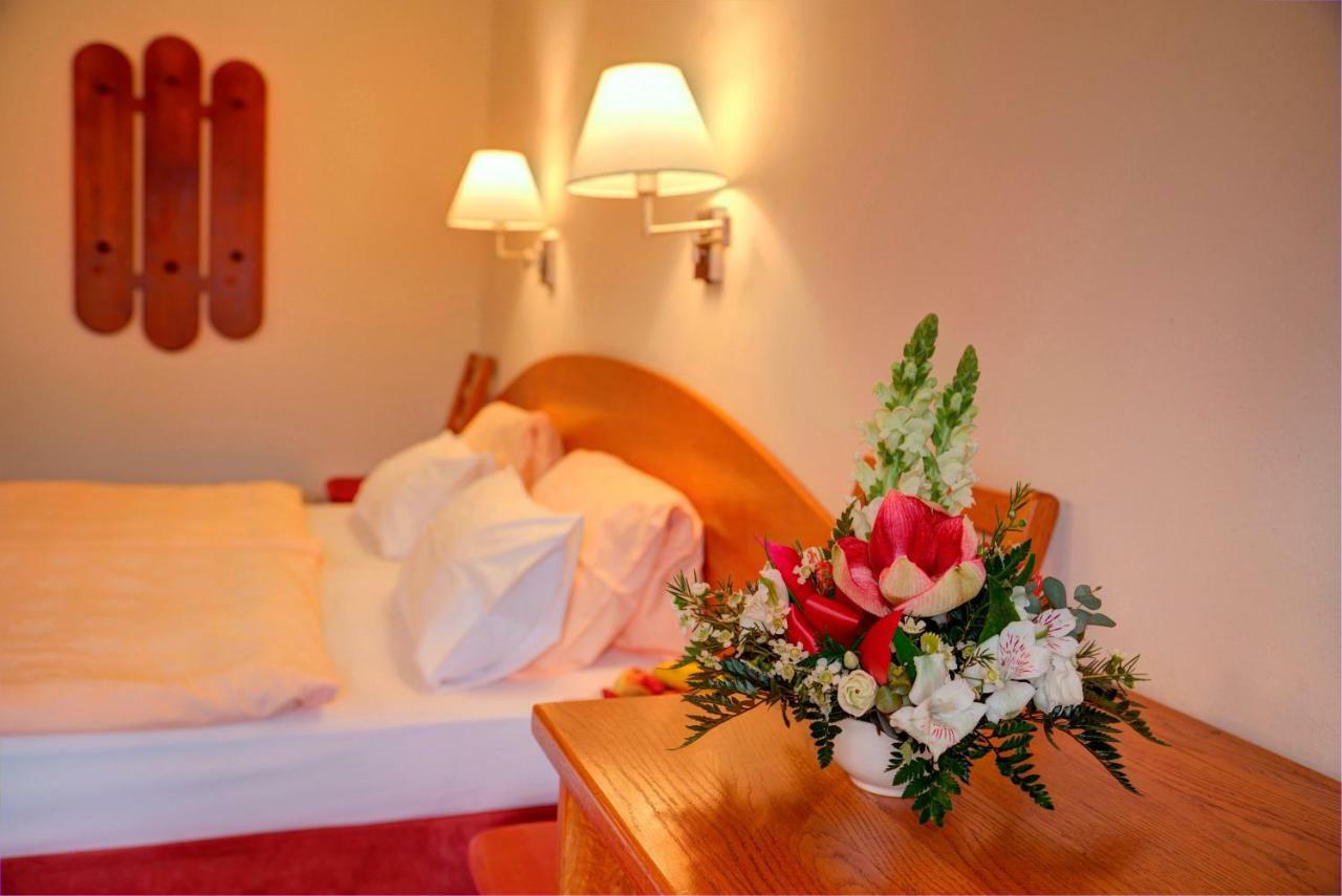 Park Hotel פרוהוניצה מראה חיצוני תמונה