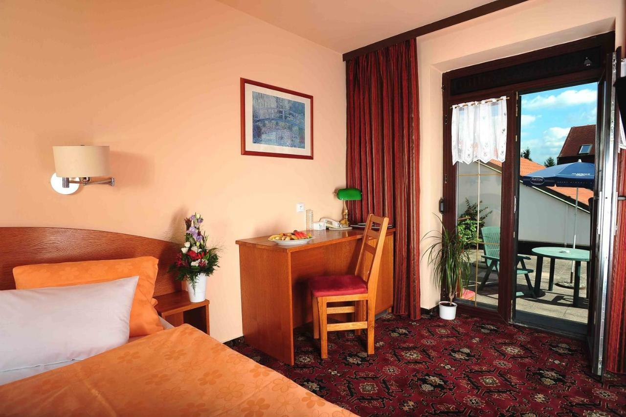 Park Hotel פרוהוניצה מראה חיצוני תמונה