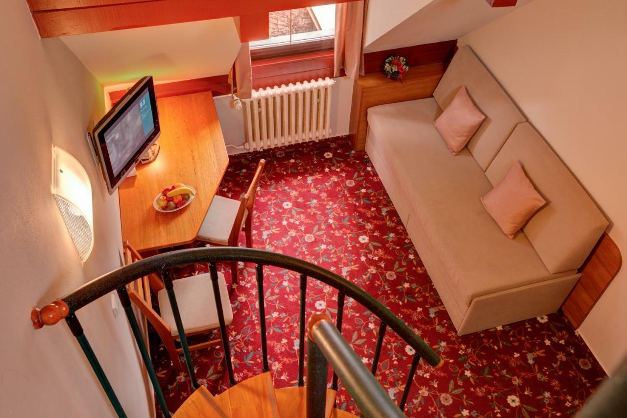 Park Hotel פרוהוניצה מראה חיצוני תמונה